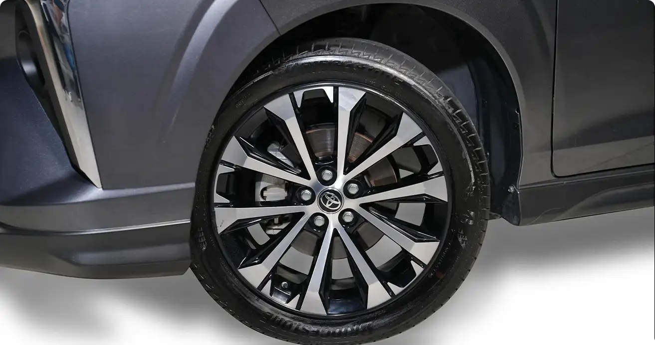 Affordable Toyota Veloz rent in Dubai — budget family SUV option