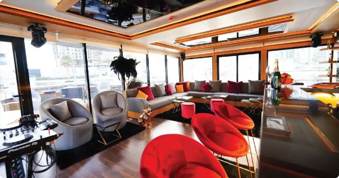 Check private yacht rental prices in Dubai with full services