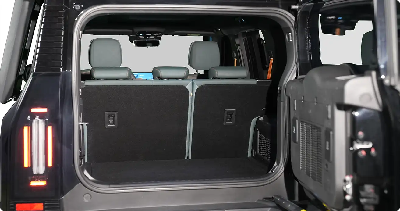 Defender-style kit installed on Jetour T2, showing reinforced bumpers and off-road accents