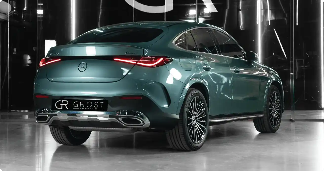 Daily car hire GLC 200 Dubai - Short-term Mercedes rental with airport pickup and affordable rates
