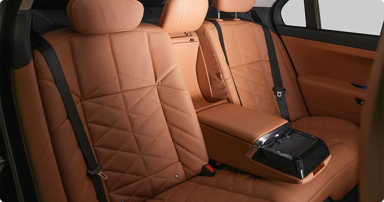 VIP BMW 735i Rental Dubai - Exclusive Luxury Car Service VIP car rental Dubai BMW 735i - Exclusive luxury sedan rental with premium amenities